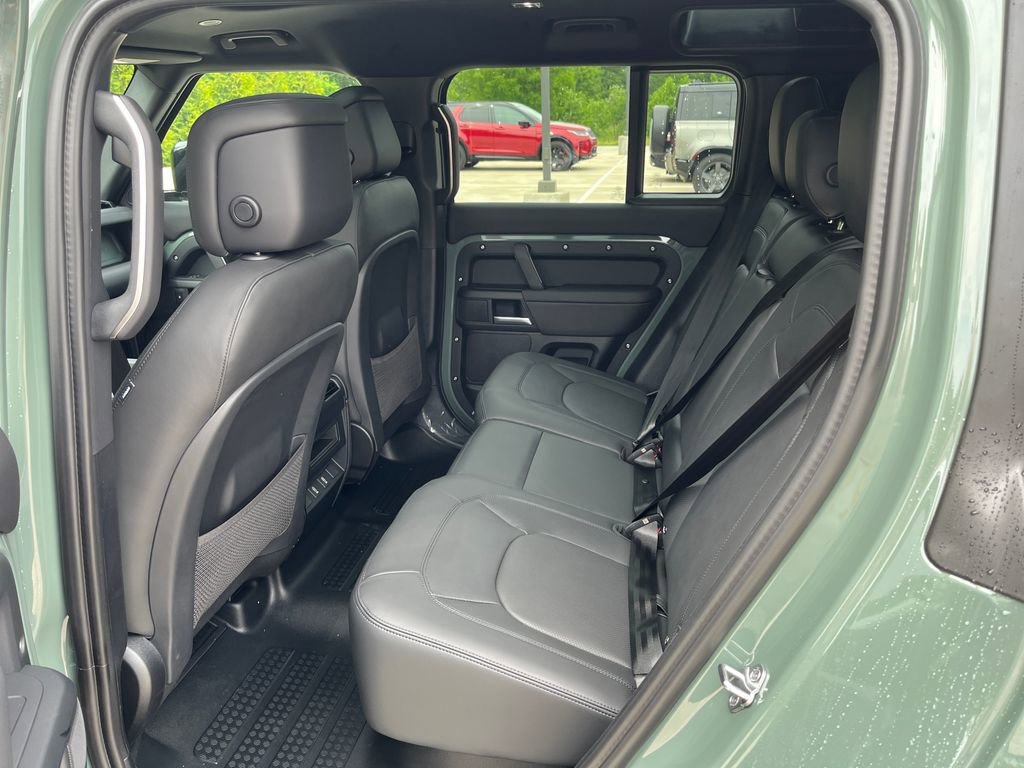 New 2026 Land Rover Defender 110 AWD/4WD image 13