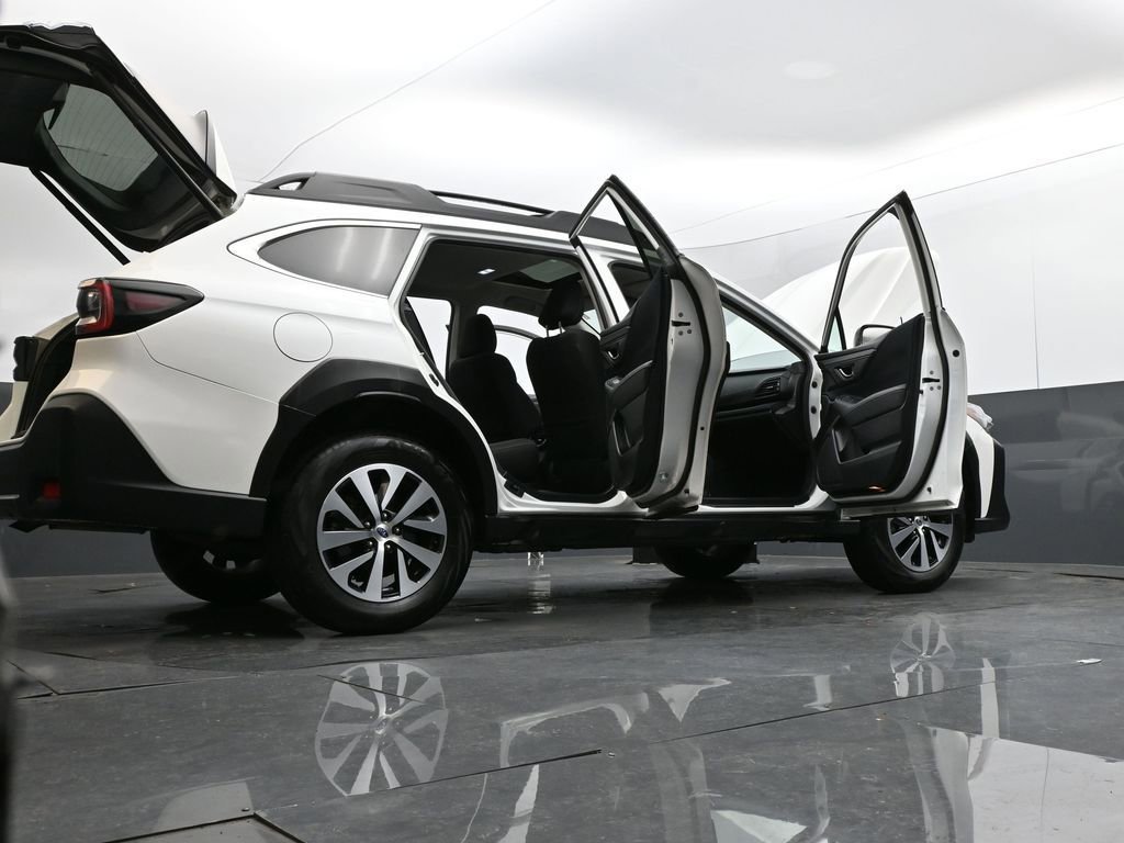 Used 2024 Subaru Outback Premium image 32