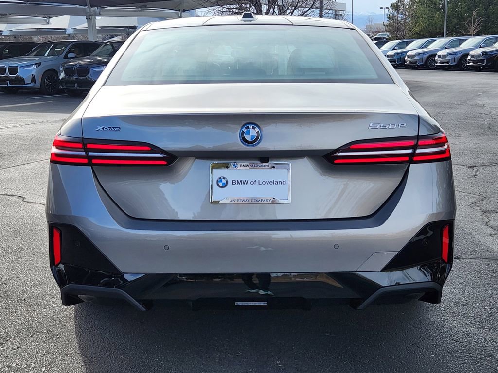 New 2026 BMW 550e xDrive image 4