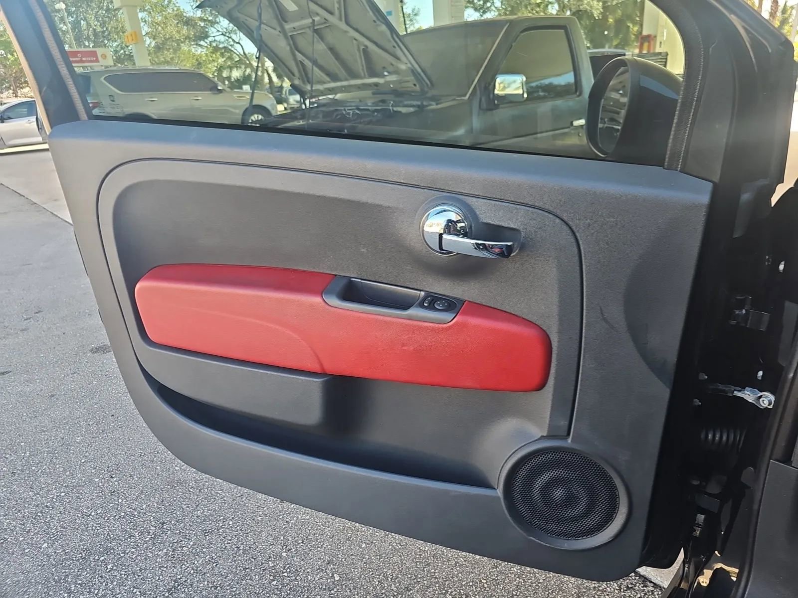 Used 2013 FIAT 500 Sport w/ Beats Audio Pkg image 12