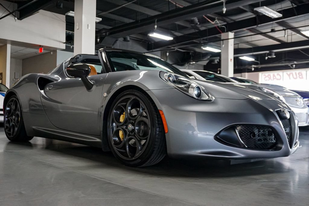 Used 2020 Alfa Romeo 4C Spider w/ Bright Package RWD image 4