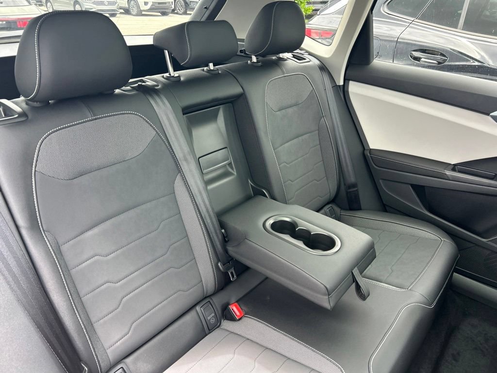 New 2026 Volkswagen Taos SE w/ Panoramic Sunroof Package FWD image 50