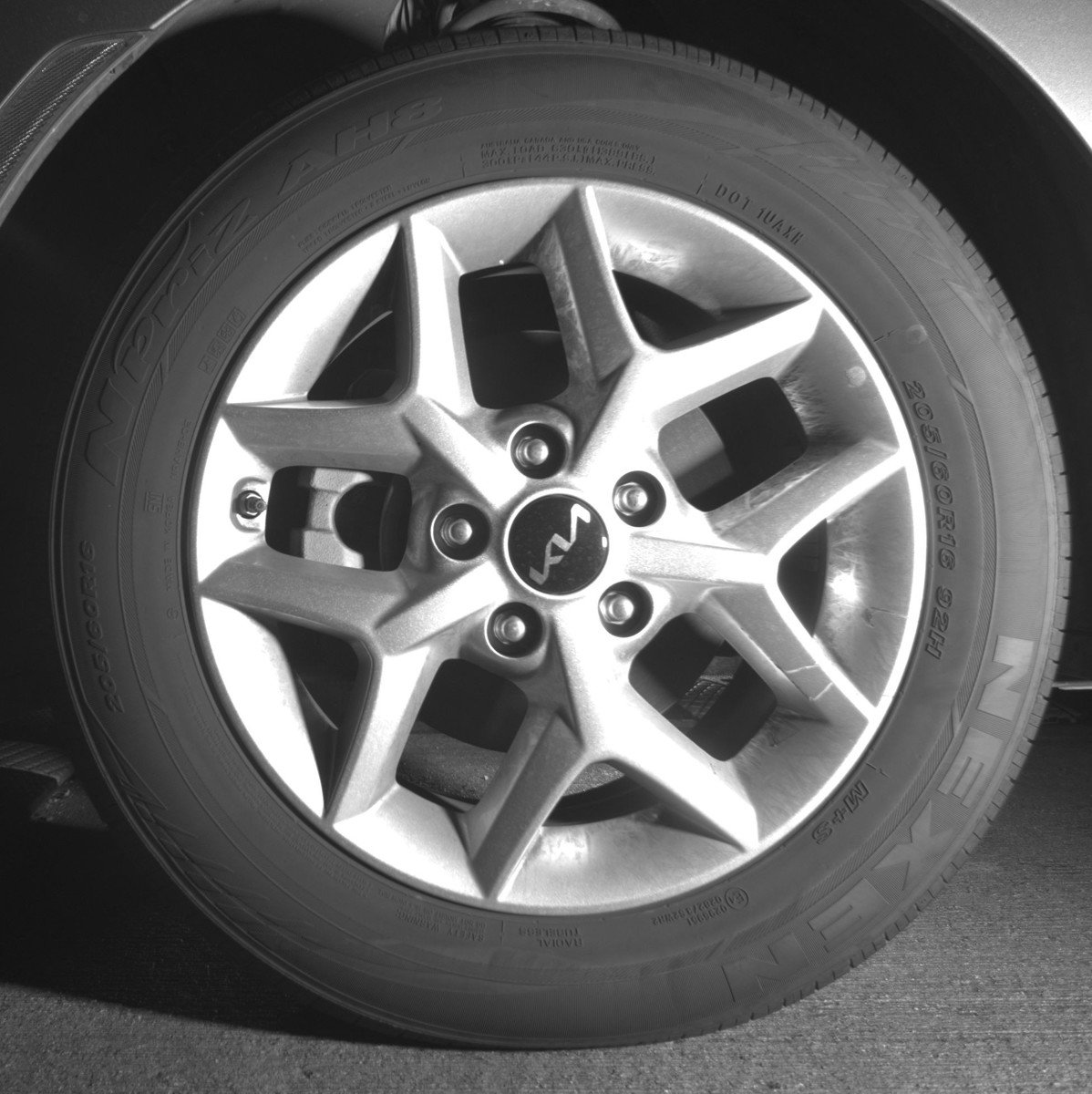 Used 2025 Kia Soul LX w/ LX Technology Package FWD image 12