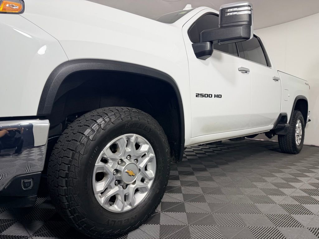 Used 2024 Chevrolet Silverado 2500 LTZ AWD/4WD image 12