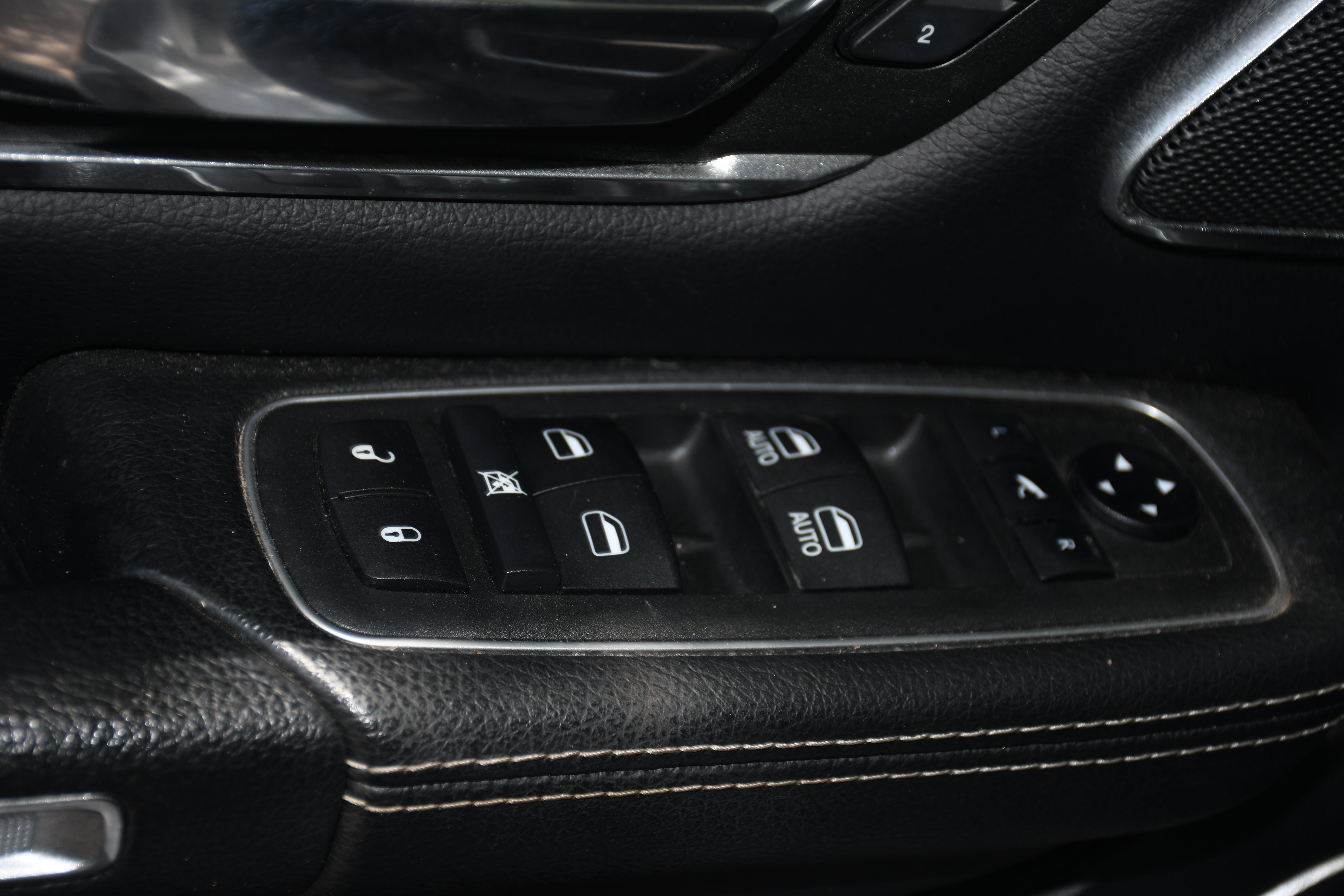 Used 2021 RAM 1500 Laramie AWD/4WD image 11
