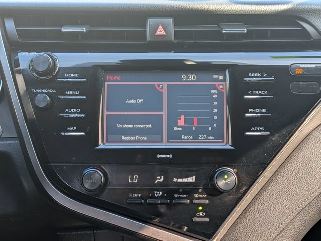 Used 2020 Toyota Camry SE FWD image 18