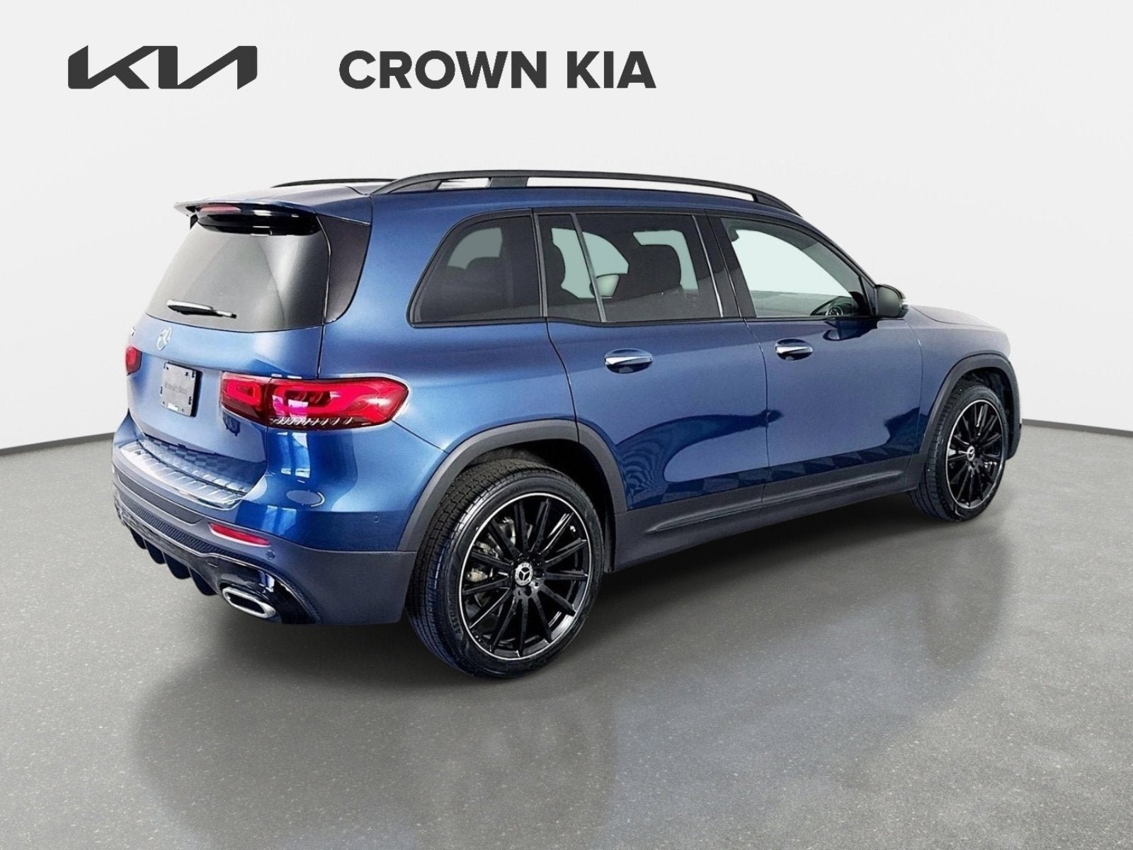 Used 2023 Mercedes-Benz GLB 250 w/ AMG Line image 6