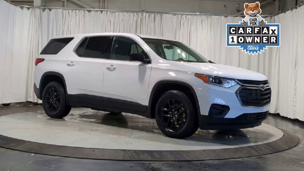 Used 2020 Chevrolet Traverse LS image 2