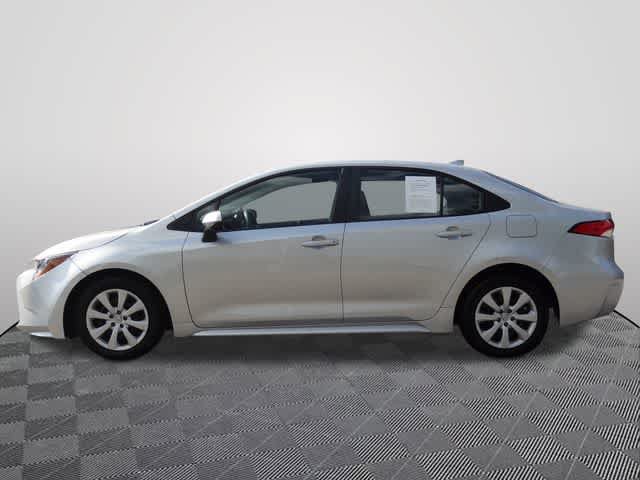 Used 2025 Toyota Corolla LE FWD image 2