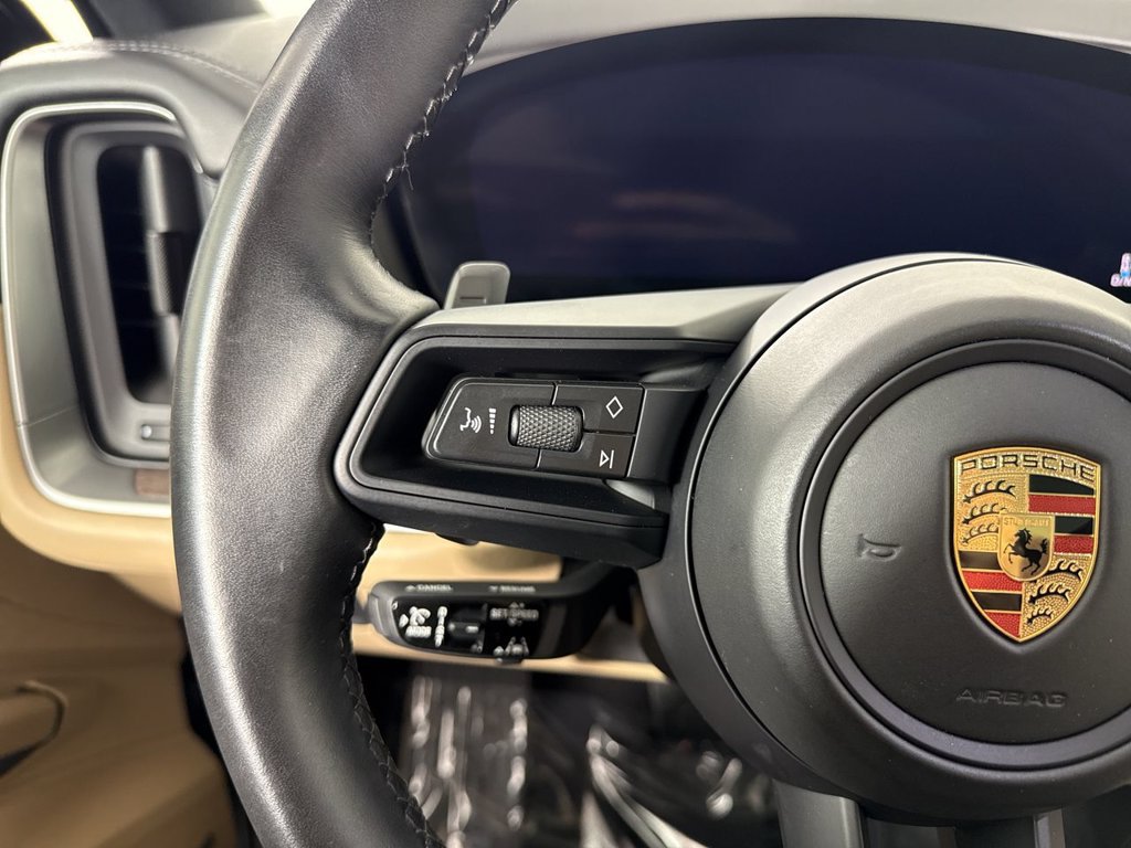 Certified 2024 Porsche Cayenne Coupe AWD/4WD image 37