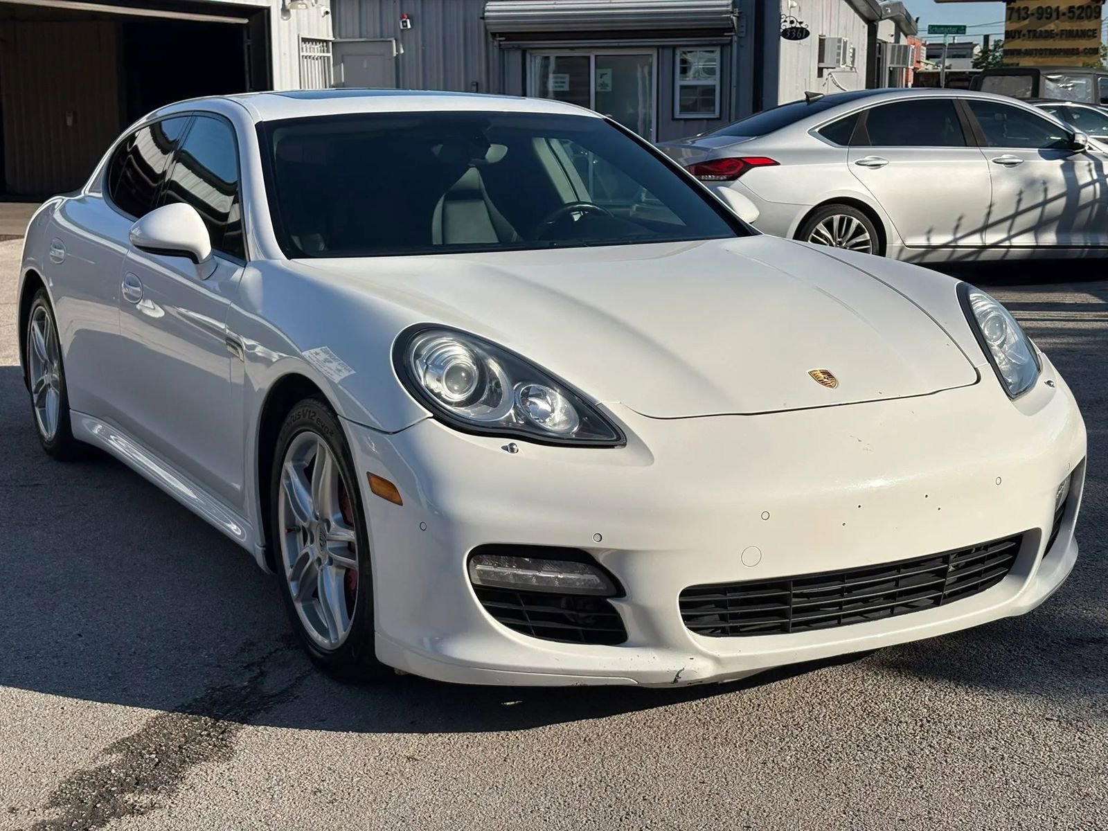 Used 2012 Porsche Panamera 4 image 3