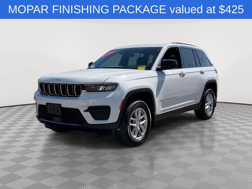 Used 2025 Jeep Grand Cherokee Laredo X w/ Luxury Tech Group I AWD/4WD image 3