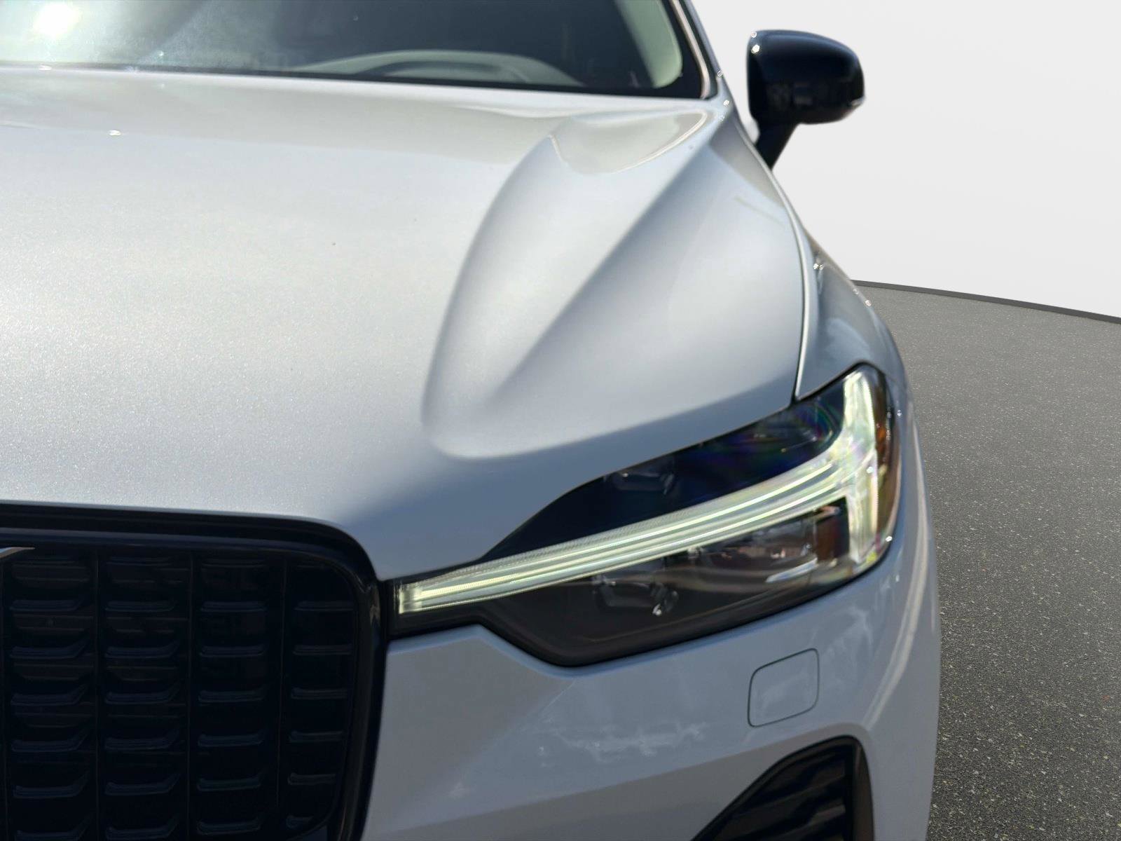 Certified 2025 Volvo XC60 B5 Core image 9