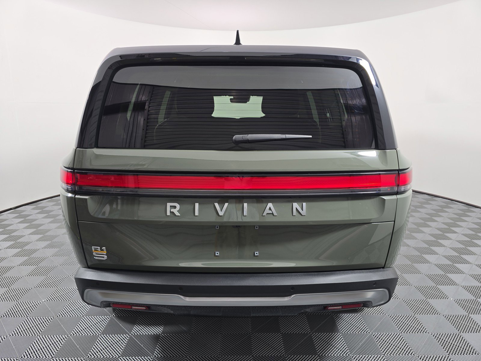 Used 2024 Rivian R1S Launch Edition AWD/4WD image 4