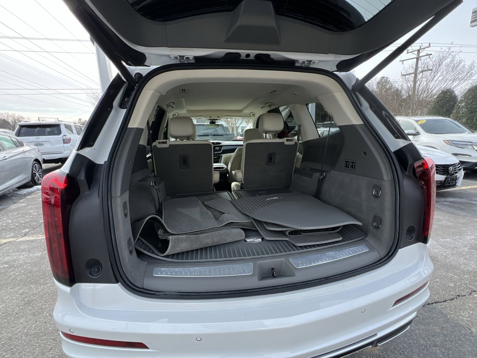 Used 2021 Cadillac XT6 Premium Luxury image 24