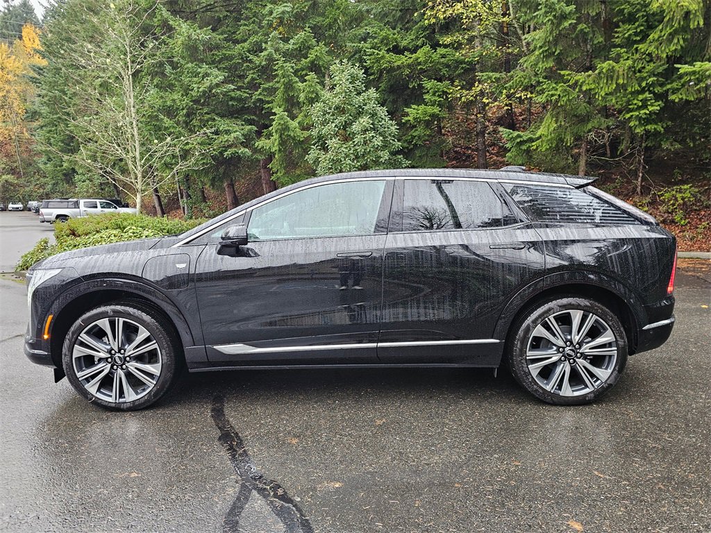 New 2026 Cadillac Optiq Luxury 2 image 2