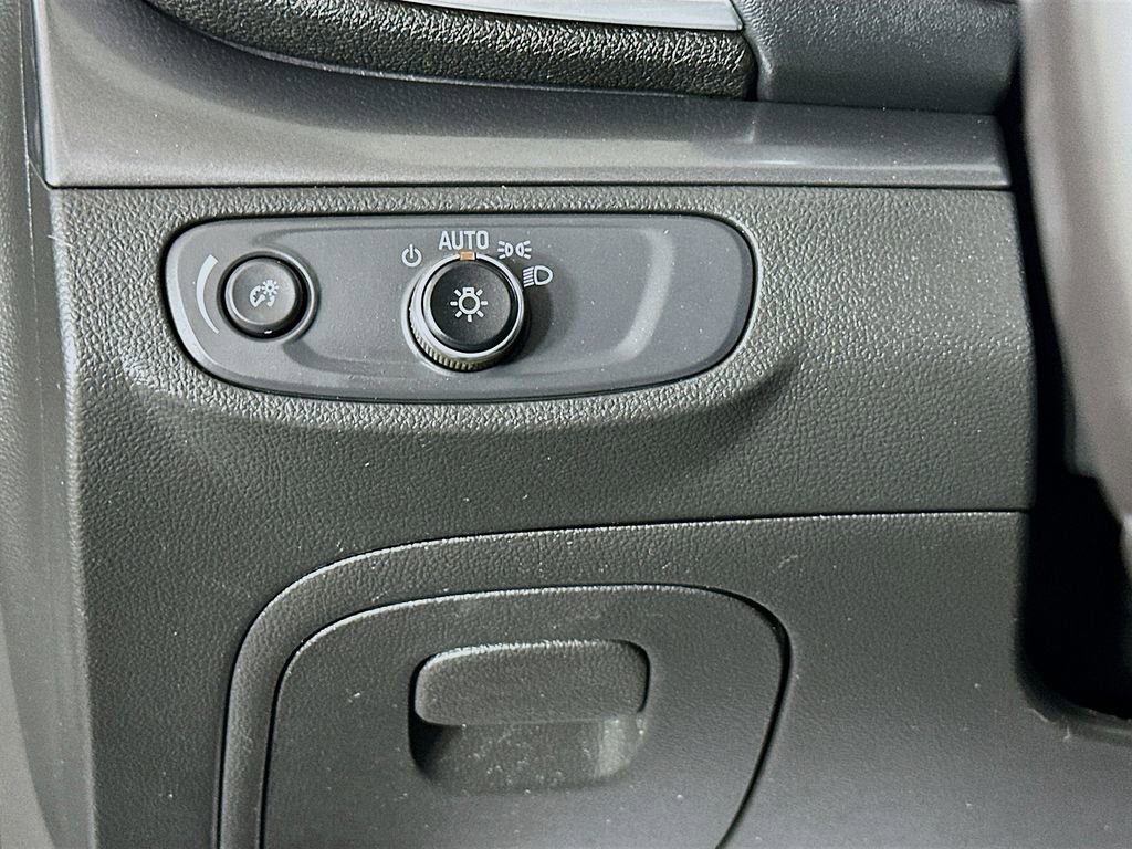 Used 2020 Buick Encore Preferred image 10