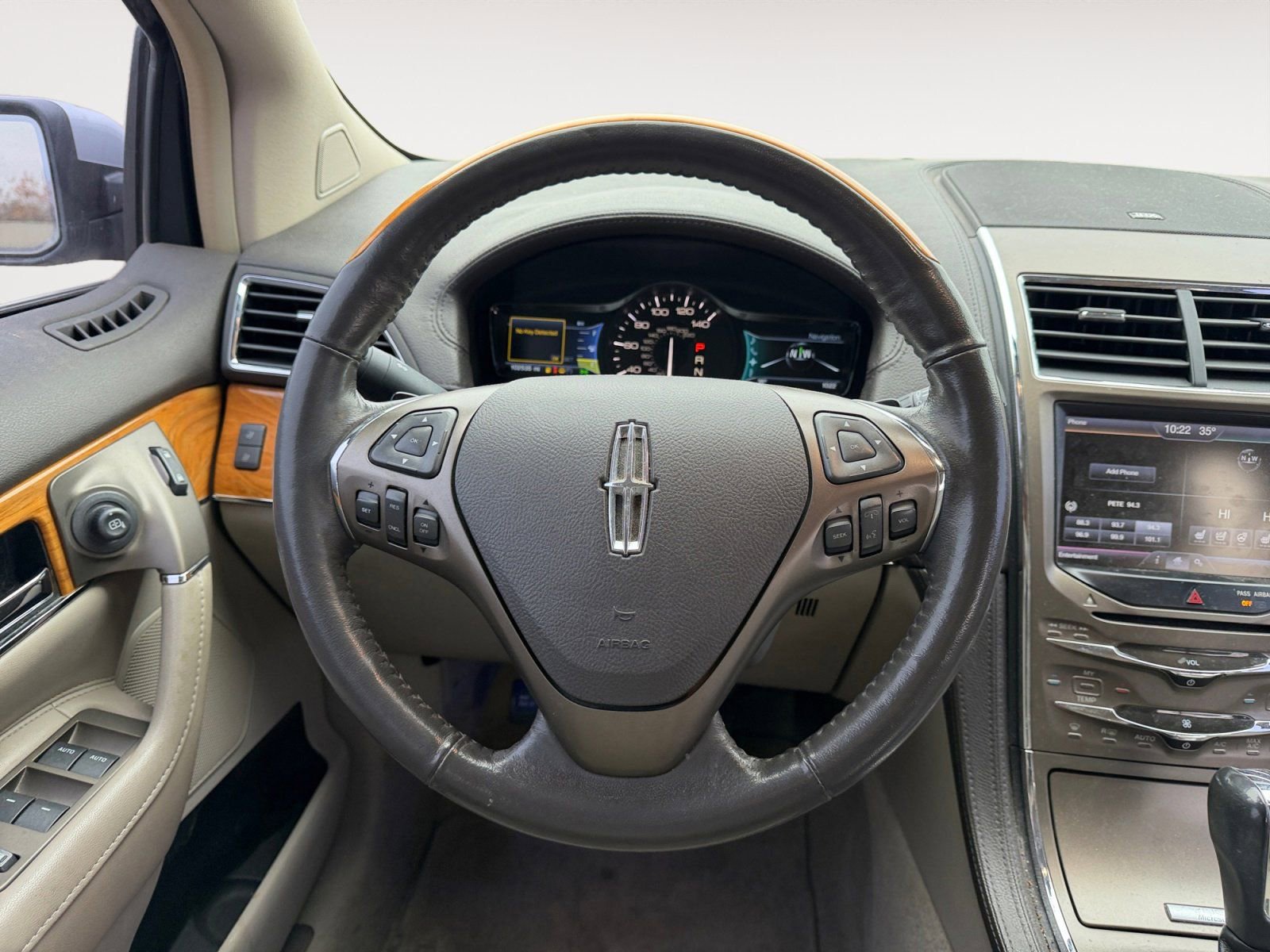 Used 2013 Lincoln MKX FWD image 12