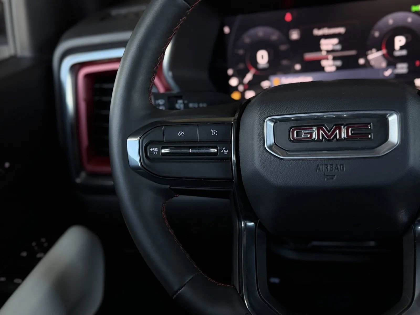 Used 2025 GMC Canyon AT4 w/ AT4X Package image 24