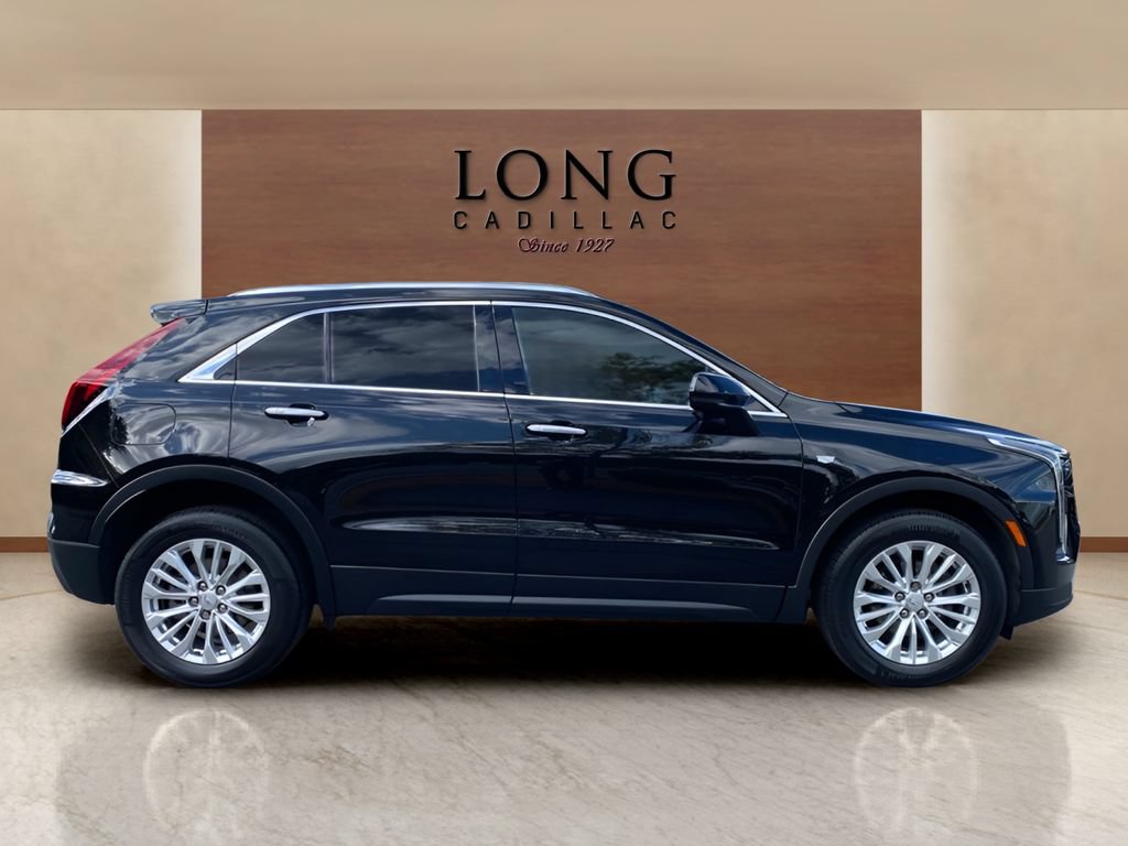 Certified 2024 Cadillac XT4 Luxury w/ Cold Weather Package AWD/4WD image 6