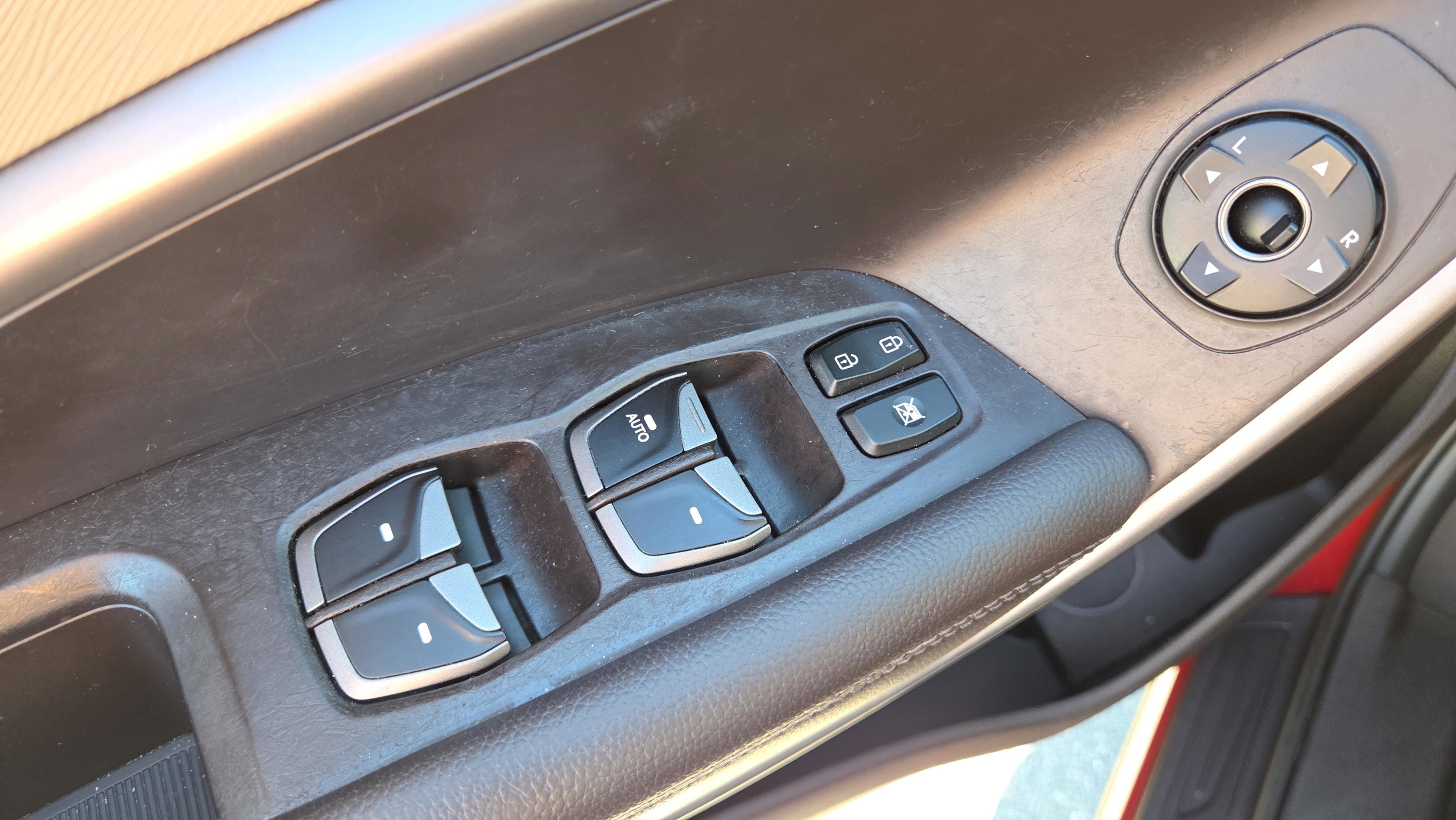 Used 2014 Hyundai Santa Fe GLS image 69