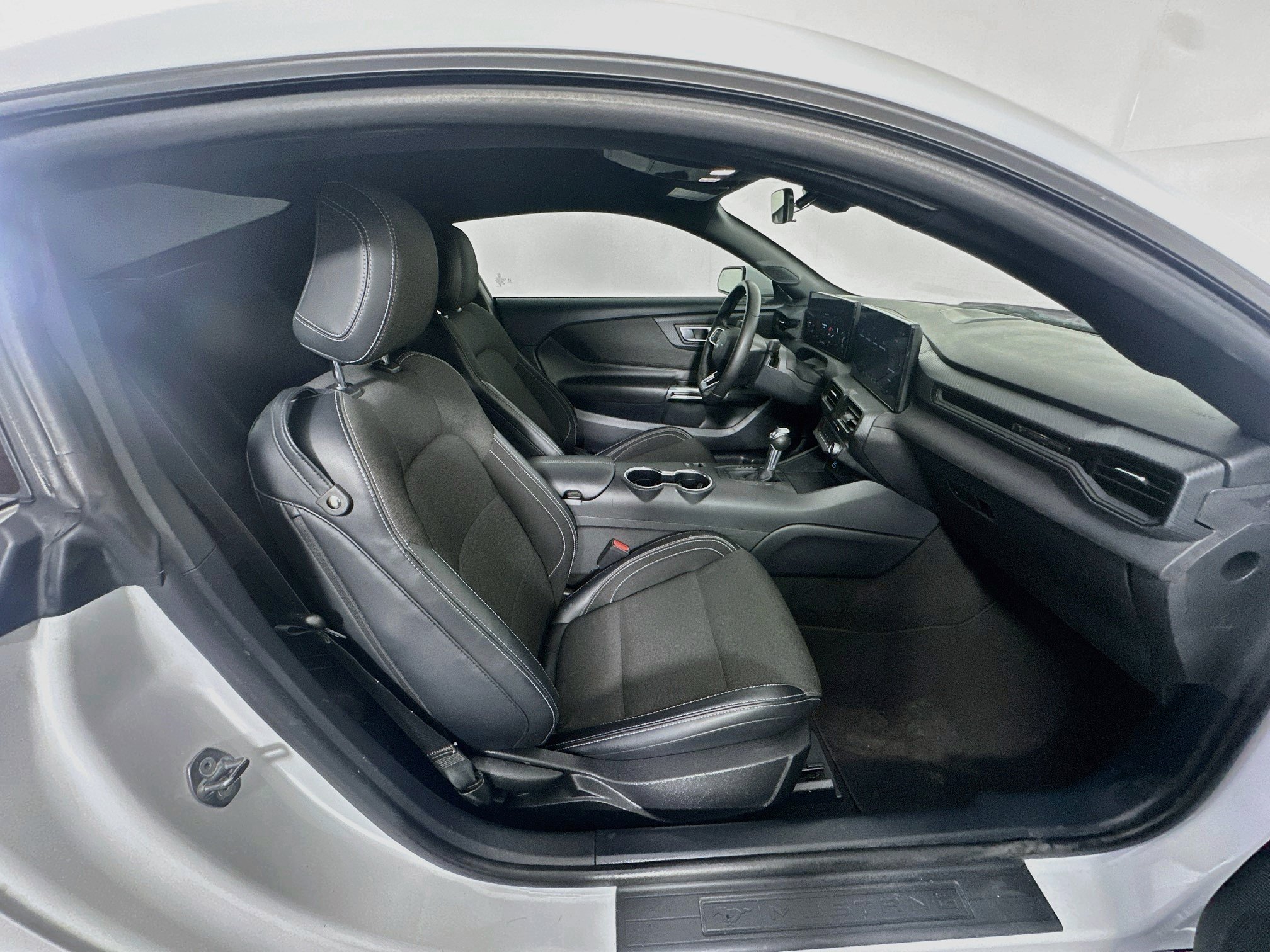 Used 2024 Ford Mustang Coupe RWD image 29