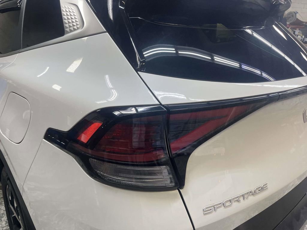 Used 2023 Kia Sportage EX image 11