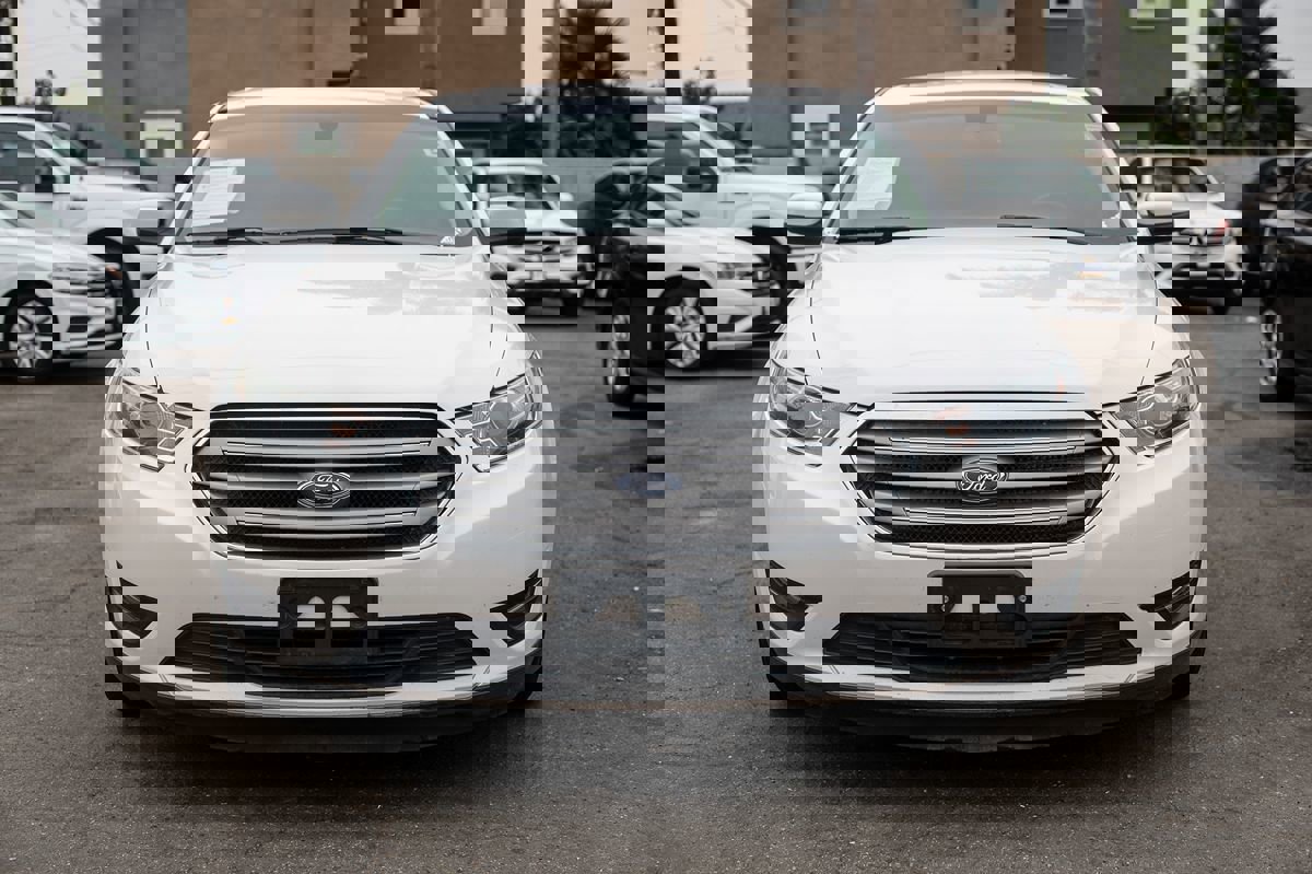 Used 2018 Ford Taurus SEL w/ Equipment Group 201A image 11