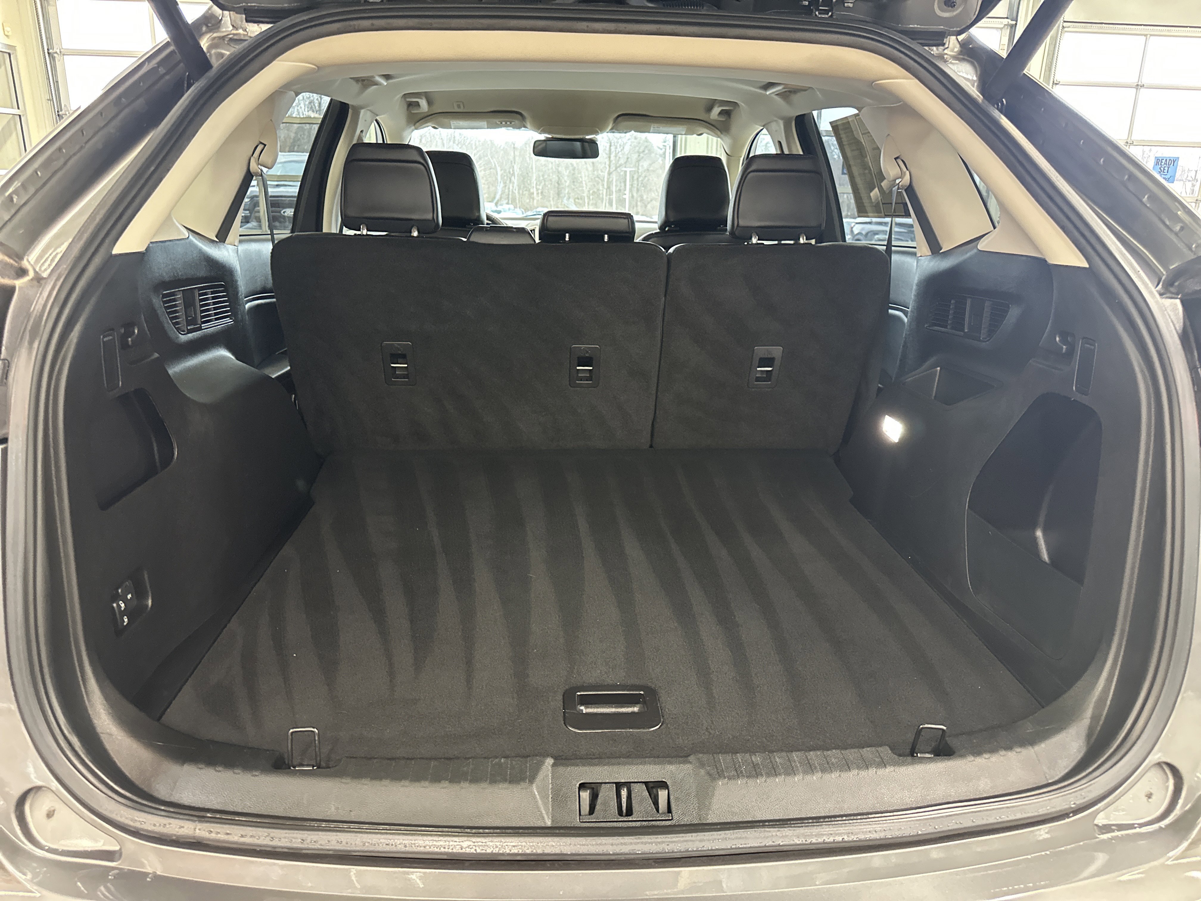 Used 2023 Ford Edge SEL w/ Convenience Package image 6