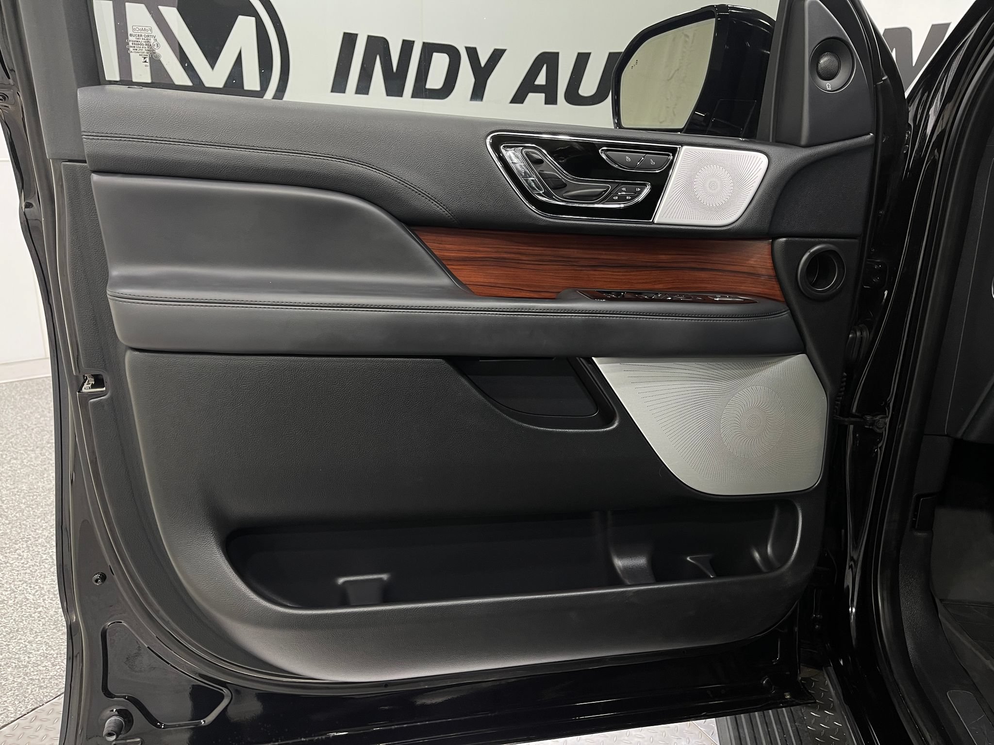 Used 2023 Lincoln Navigator L Reserve AWD/4WD image 14