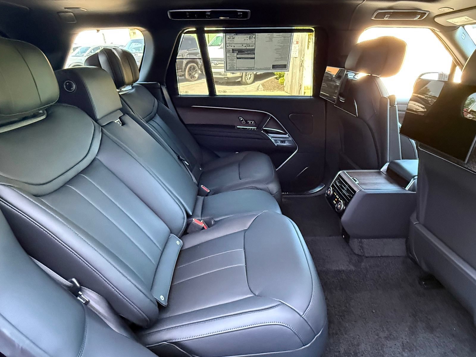 New 2026 Land Rover Range Rover Long Wheelbase Autobiography AWD/4WD image 18