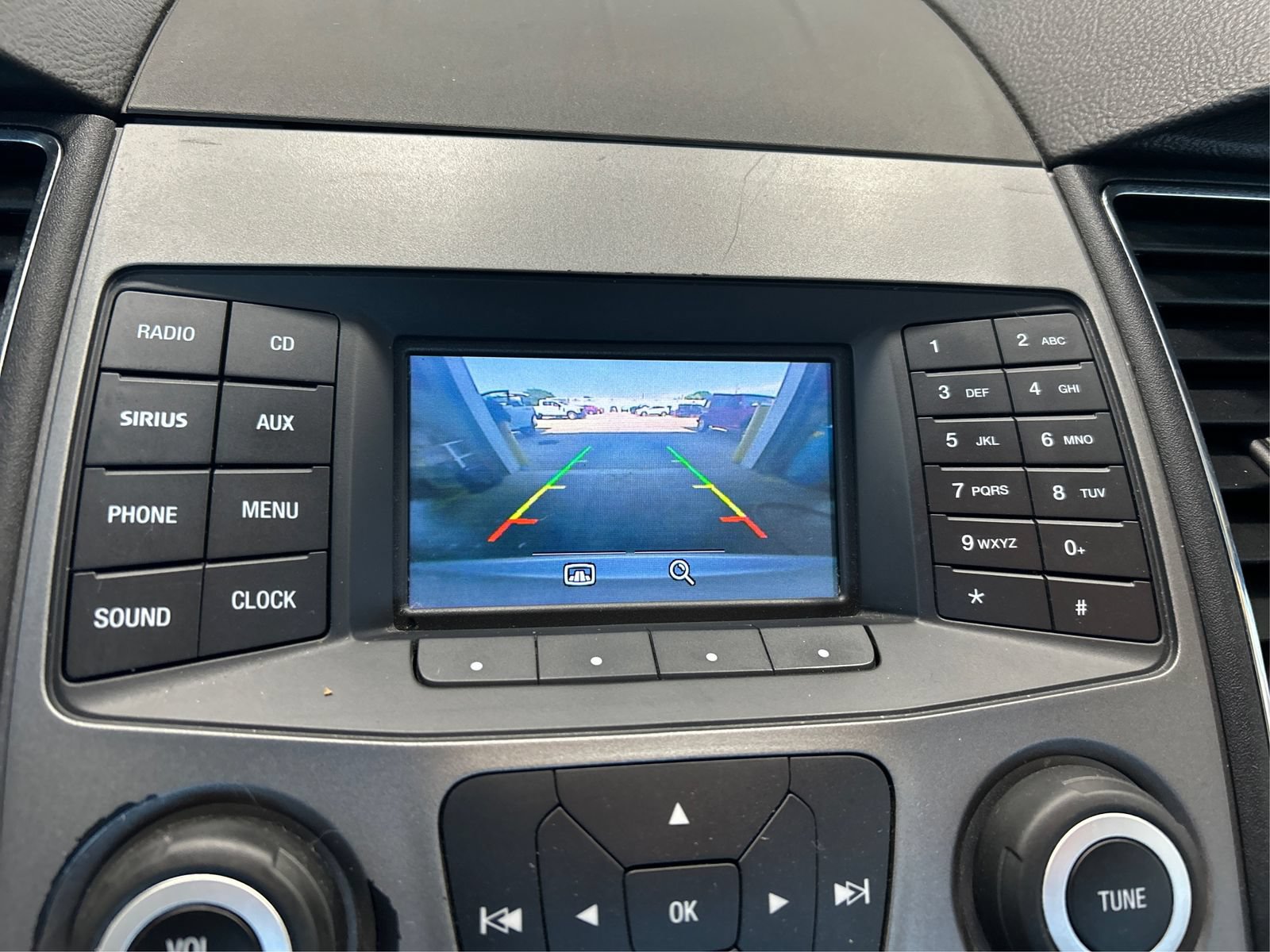 Used 2016 Ford Taurus SEL FWD image 24