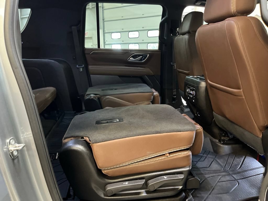 Used 2024 Chevrolet Suburban High Country w/ Max Trailering Package AWD/4WD image 28