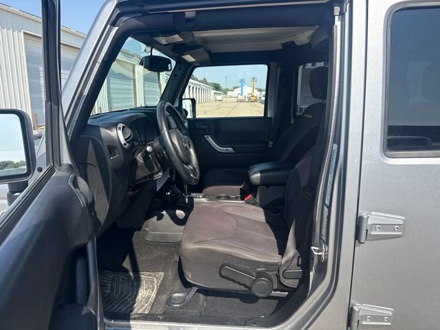 Used 2013 Jeep Wrangler Unlimited Sahara w/ Trailer Tow Group AWD/4WD image 3