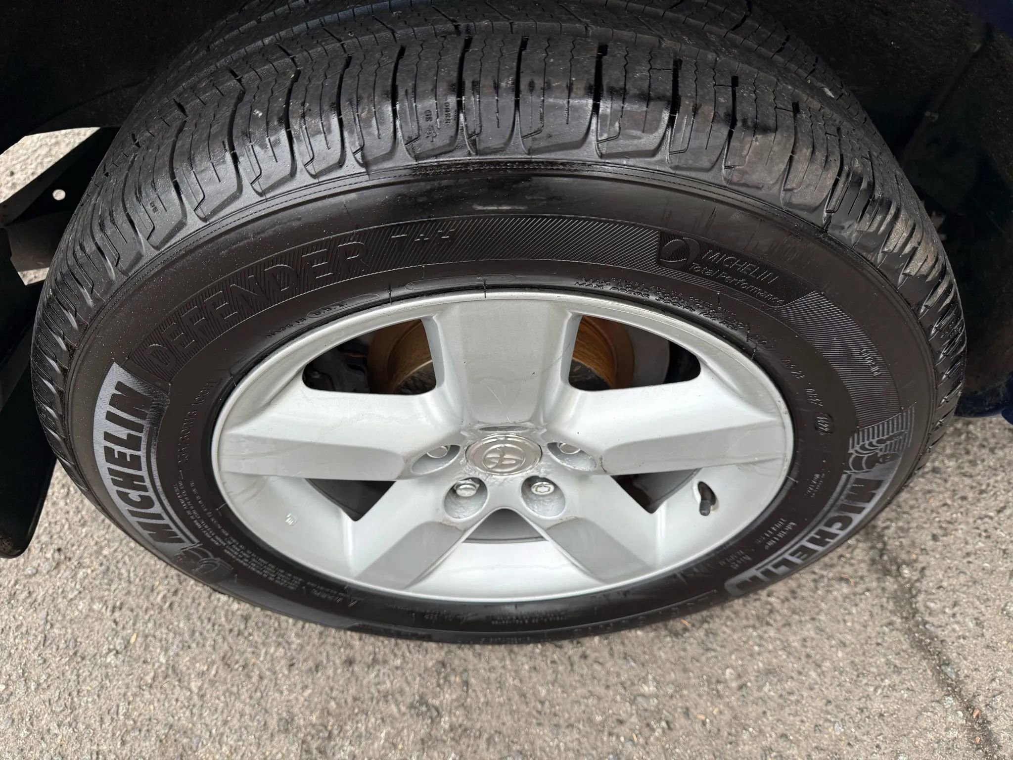 Used 2004 Toyota RAV4 Sport Utility 4D image 35