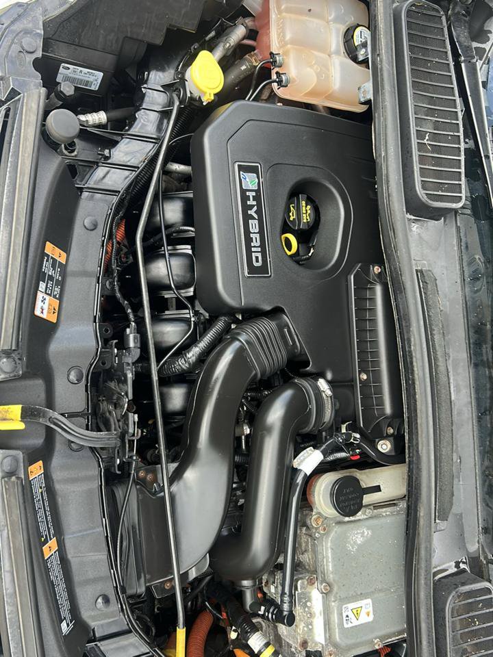 Used 2013 Ford C-MAX SEL FWD image 18