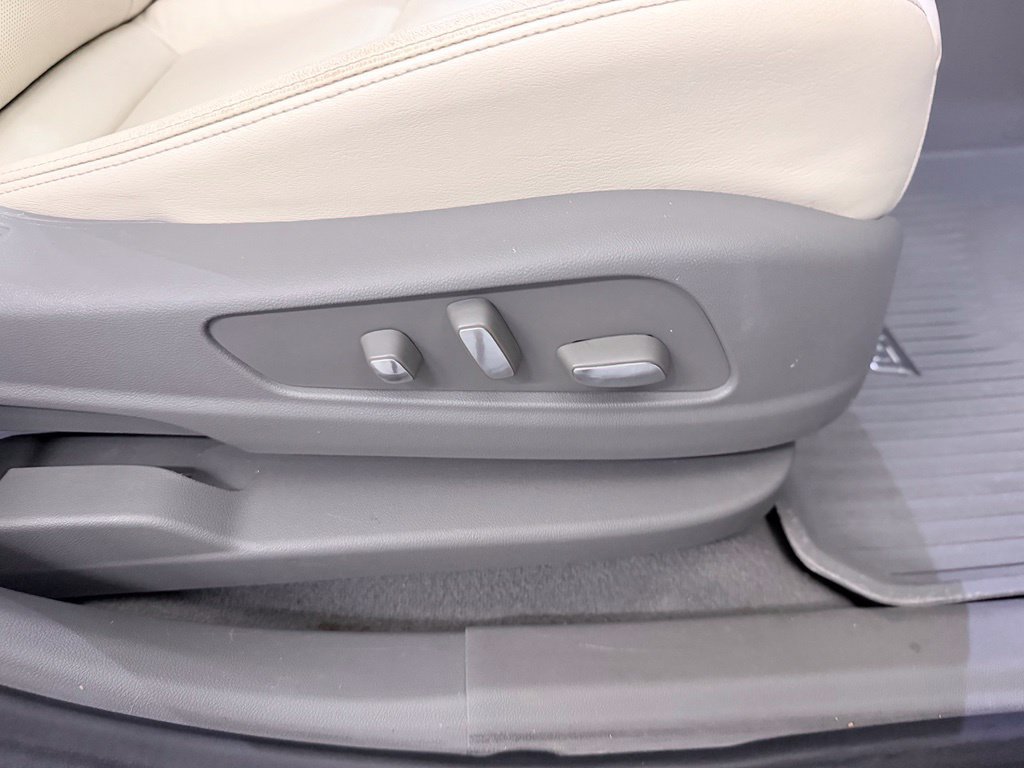 Used 2020 Cadillac XT6 Premium Luxury FWD image 53
