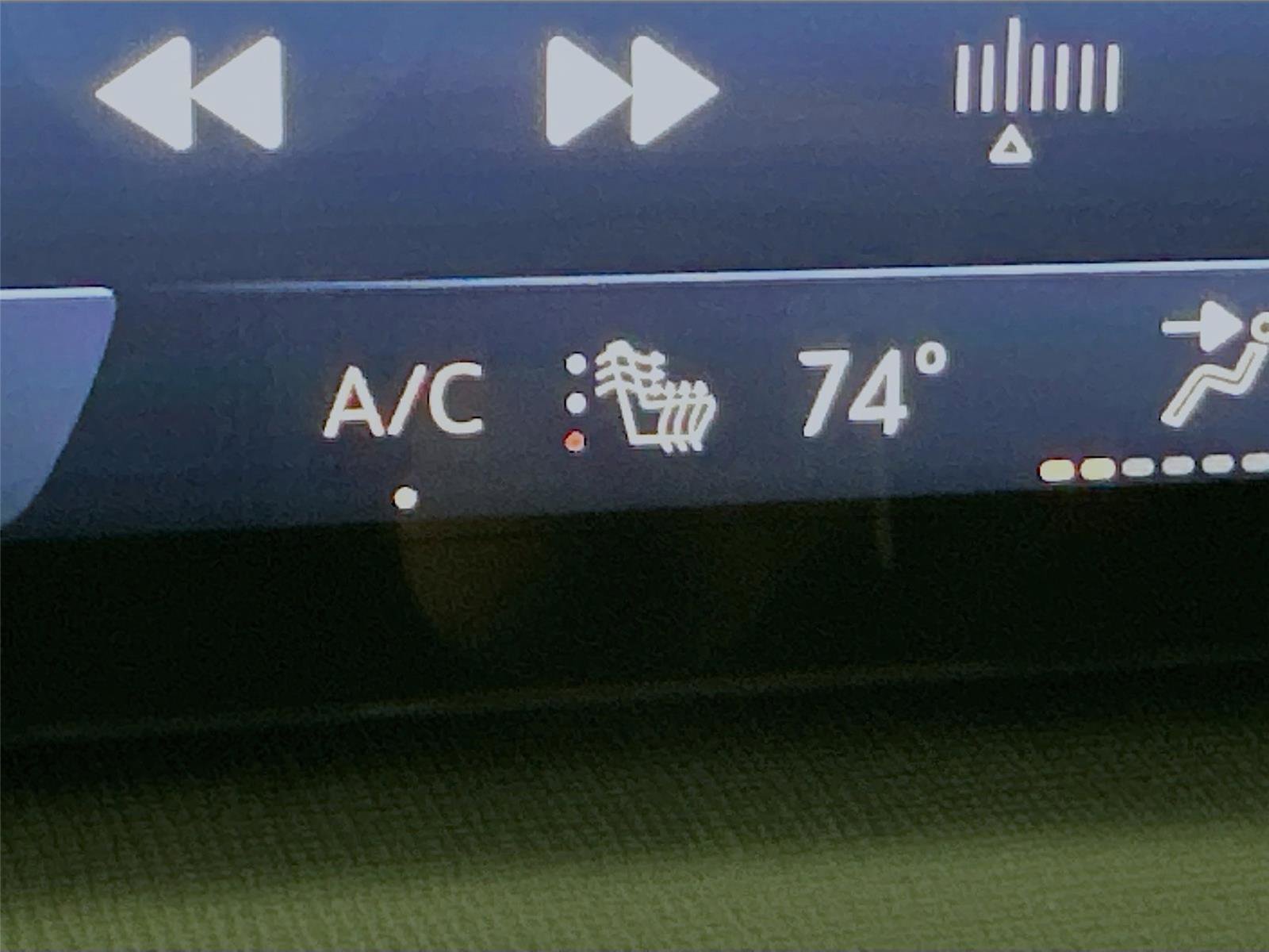 Used 2025 Buick Enclave Preferred w/ Super Cruise Package image 16