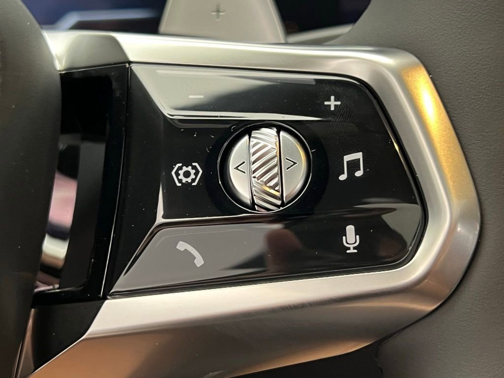 New 2026 BMW 740i image 18