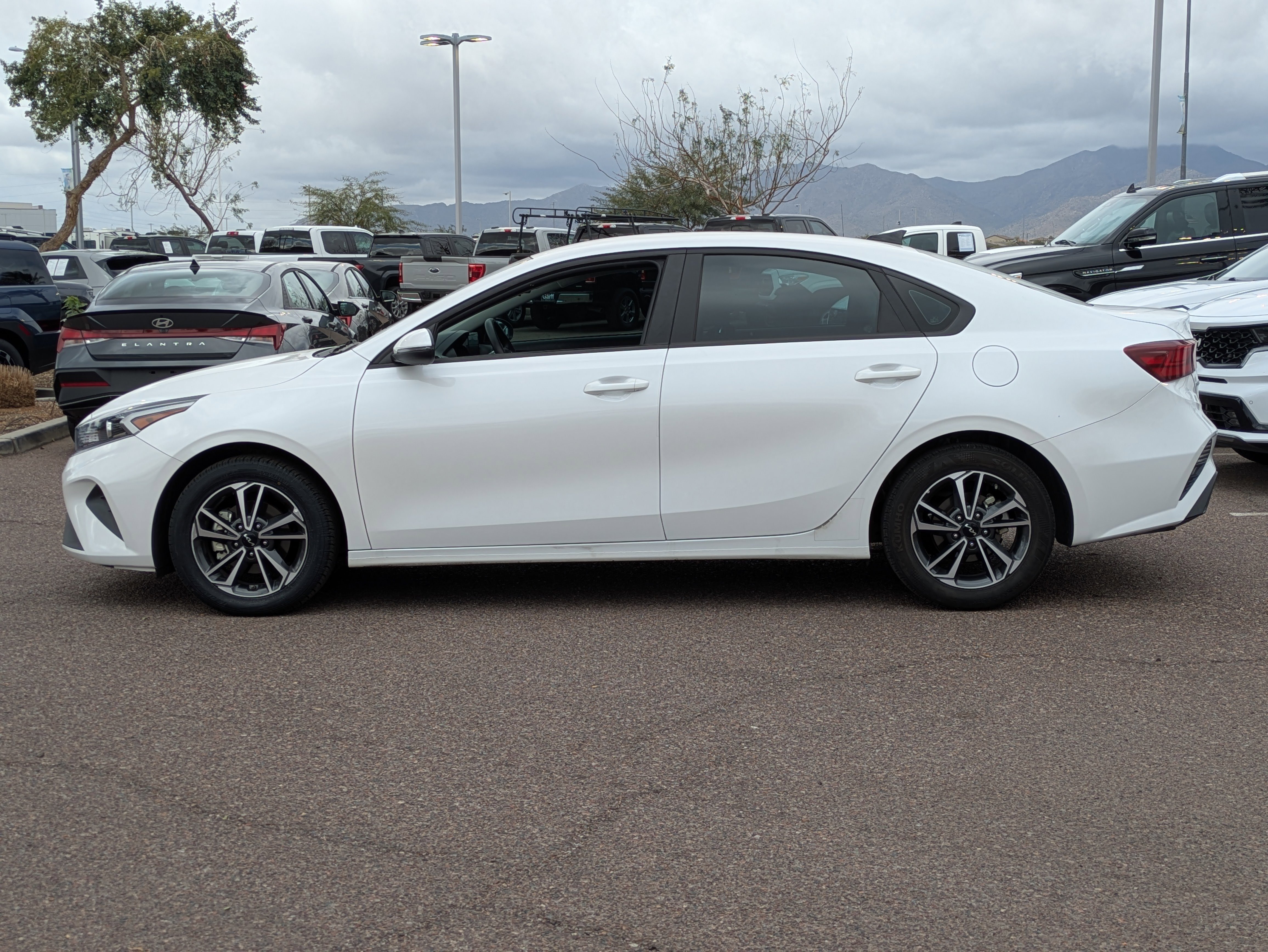 Used 2023 Kia Forte LXS w/ LXS Technology Package image 6