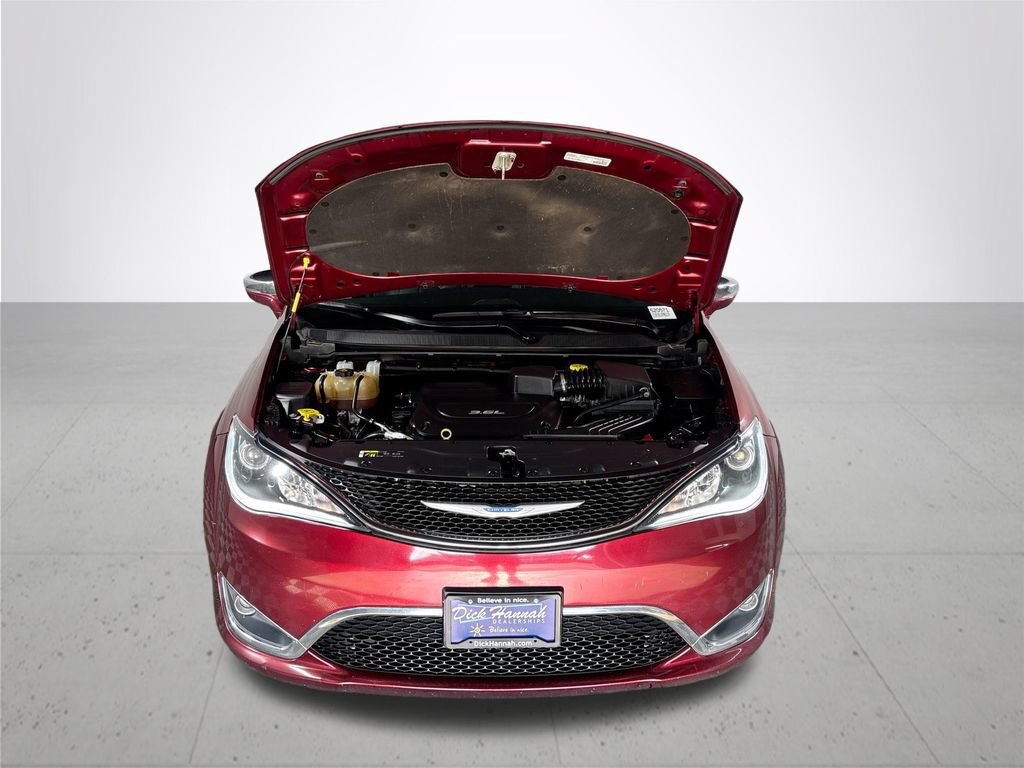 Used 2018 Chrysler Pacifica Limited FWD image 22