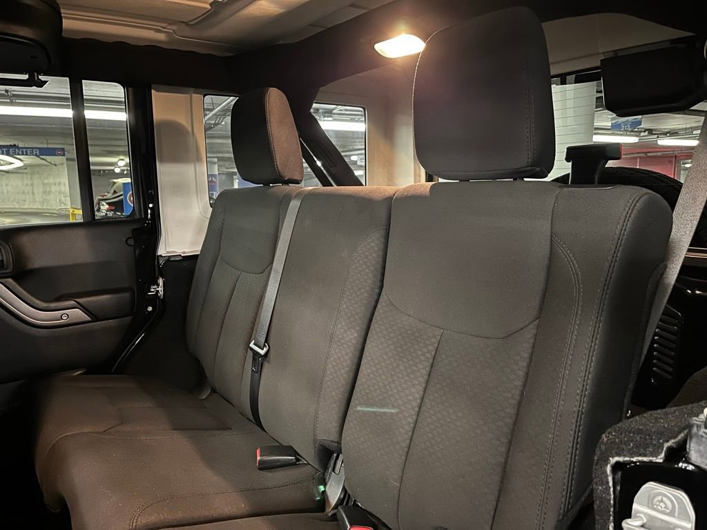 Used 2015 Jeep Wrangler Unlimited Sport w/ Quick Order Package 24S AWD/4WD image 15