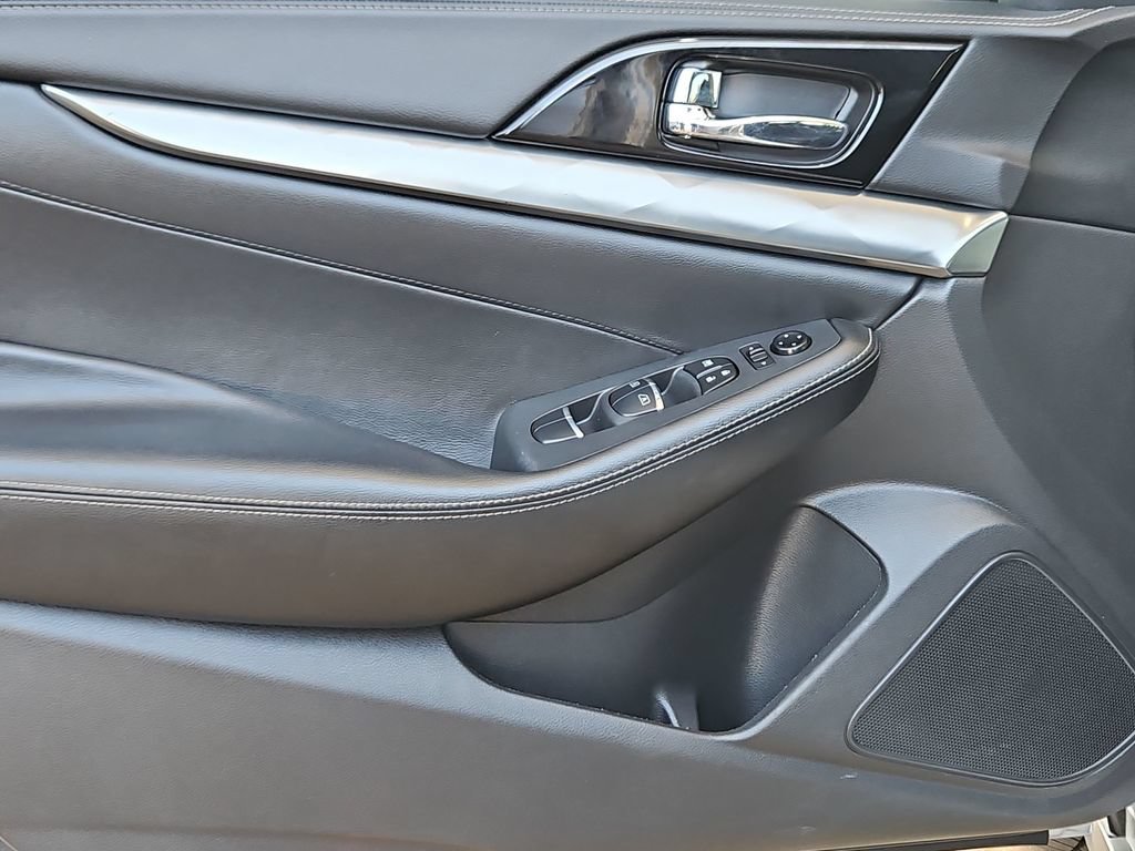 Used 2022 Nissan Maxima SV w/ Floor Mat Group FWD image 31