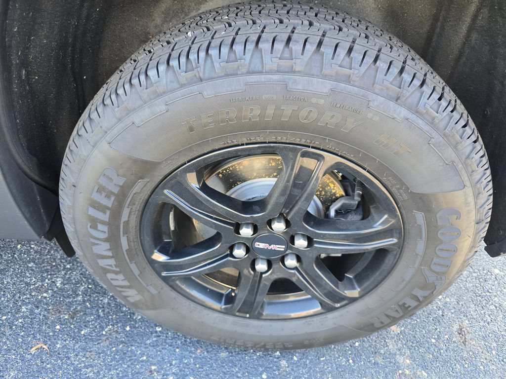 Used 2021 GMC Acadia AT4 w/ Technology Package AWD/4WD image 24