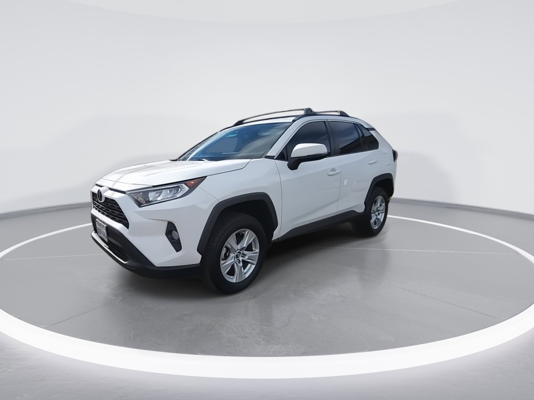 Used 2021 Toyota RAV4 XLE image 4