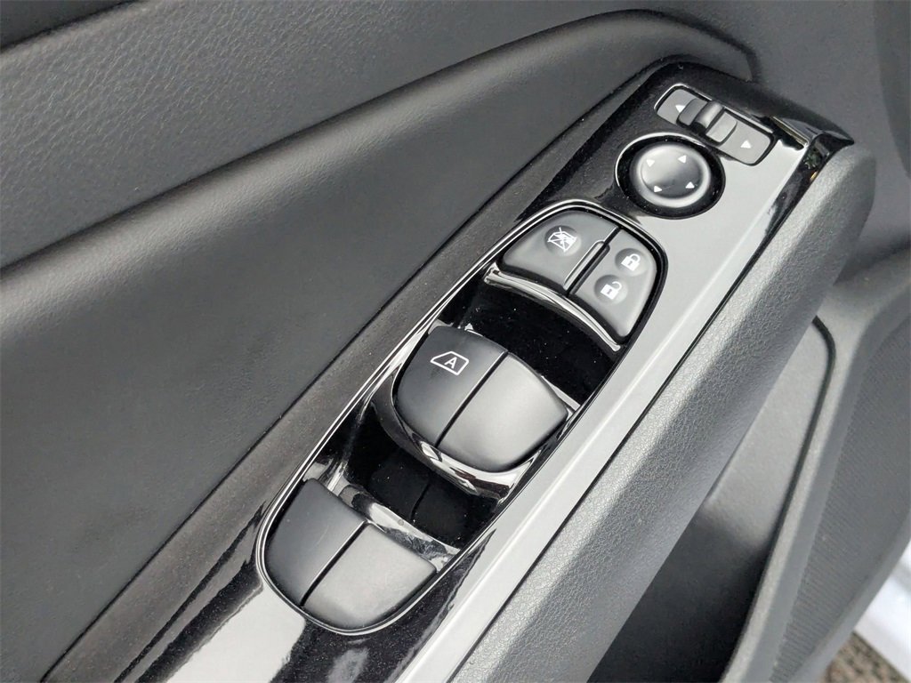 Used 2025 Nissan Altima 2.5 SR image 15