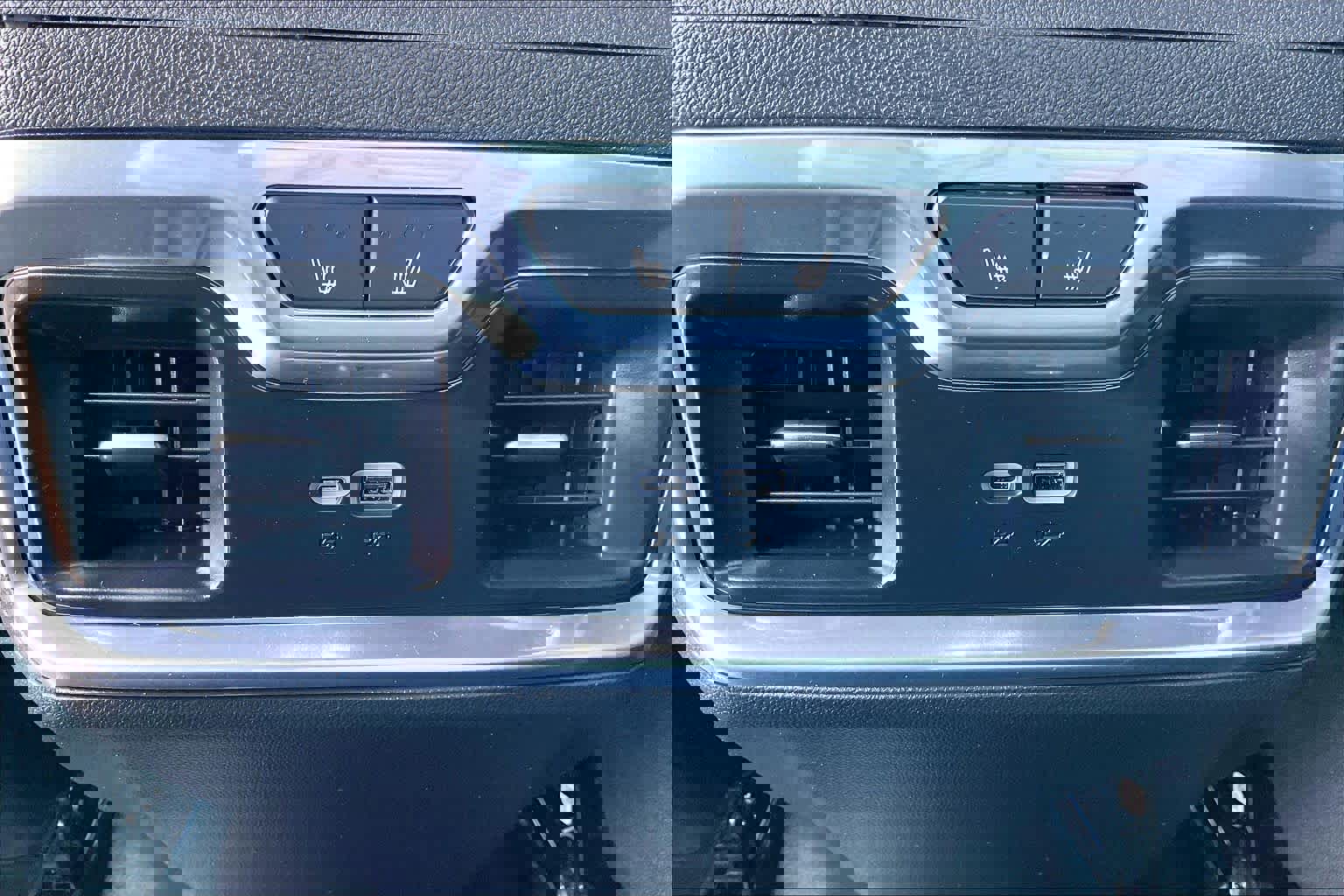 Used 2025 GMC Sierra 1500 Denali Ultimate image 32