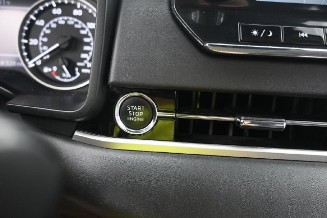 Used 2024 Mitsubishi Outlander SE FWD image 36