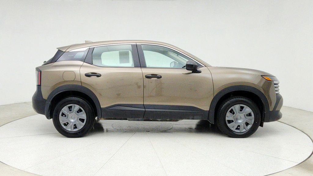 Used 2025 Nissan Kicks S image 4