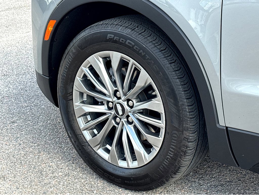 Used 2025 Cadillac XT4 Premium Luxury image 19